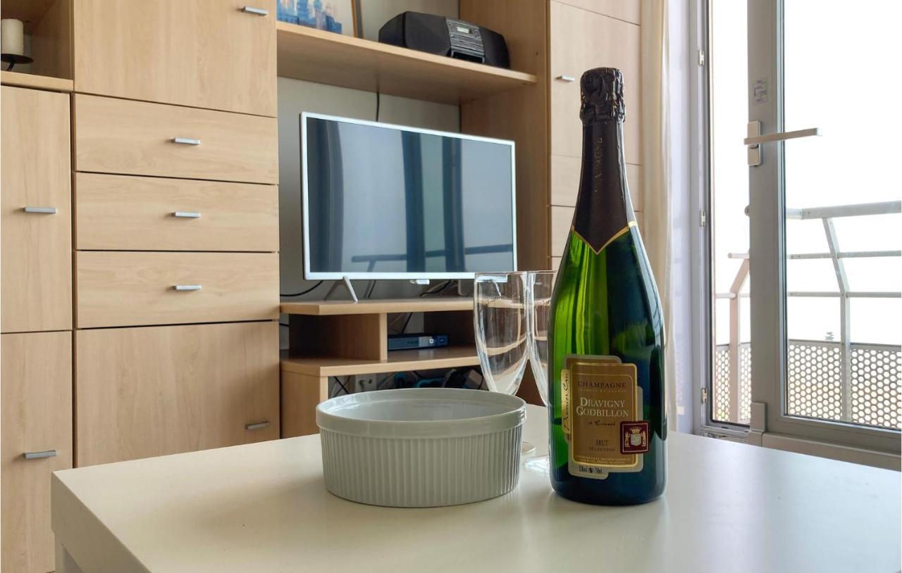 Nice Apartment In Oostende With Wifi Exteriör bild